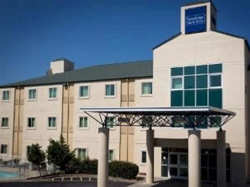 Days Inn & Suites By Wyndham Augusta Near Fort Eisenhower Exterior photo